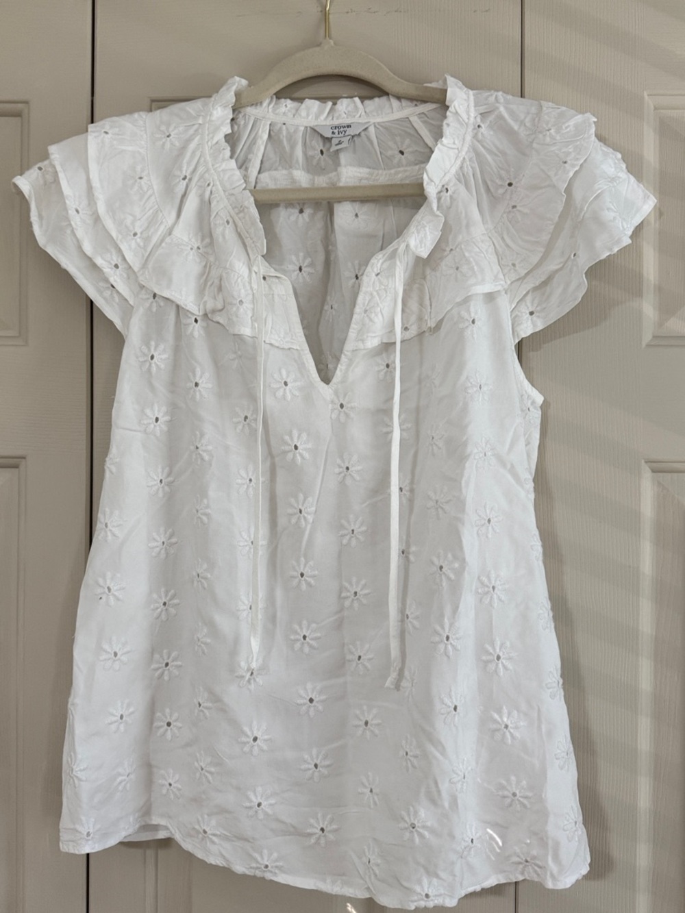 Crown and Ivy White Eyelet Ruffle V-Neck Women's Top